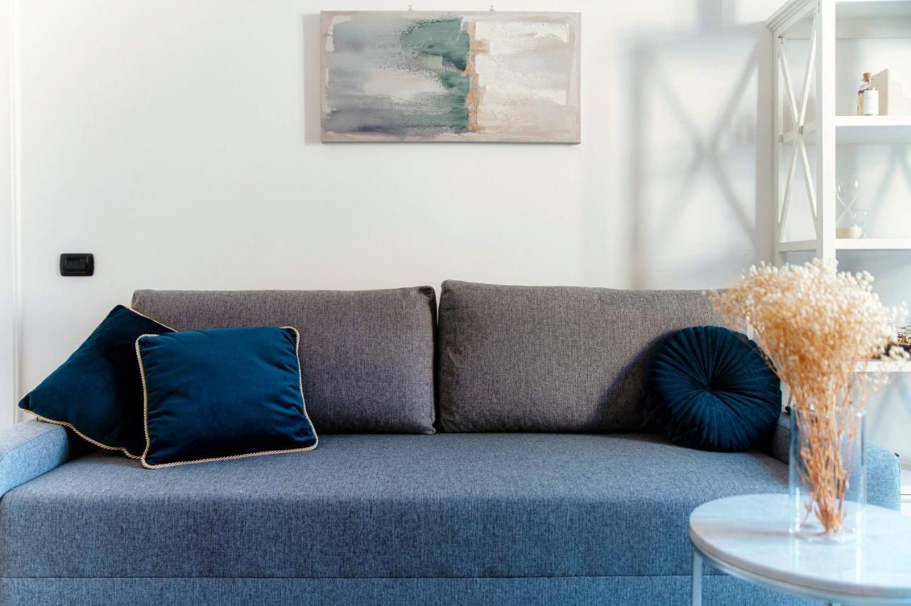 Shades Of Lake - Blue Apartment Комо Экстерьер фото